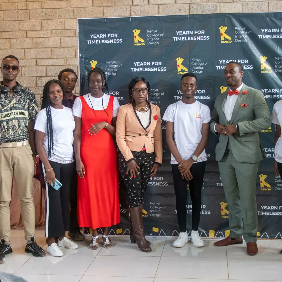 Ceciliambati's tweet photo. At @Vocal_Africa we nurture leaders &amp; increase participation in political processes

@vocalmentorship  program  helps in creating stories of success

Call us on
0745598535 
Voicesofchangeafrica@gmail.com

Partner with us,invite us to your school, college, university and groups https://t.co/Rmmc6hxdZw