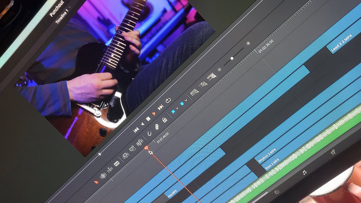 orthen_'s tweet photo. I have defrosted myself for this year's second (😓 sorry) YouTube cover, started on the edit today, hoping to get it up next week! https://t.co/LKwYlt8A1i