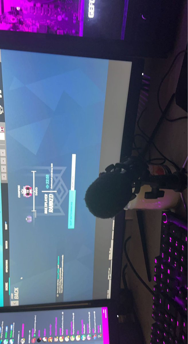 r6euan's tweet image. DO queue west eu take my elo pls this is painful