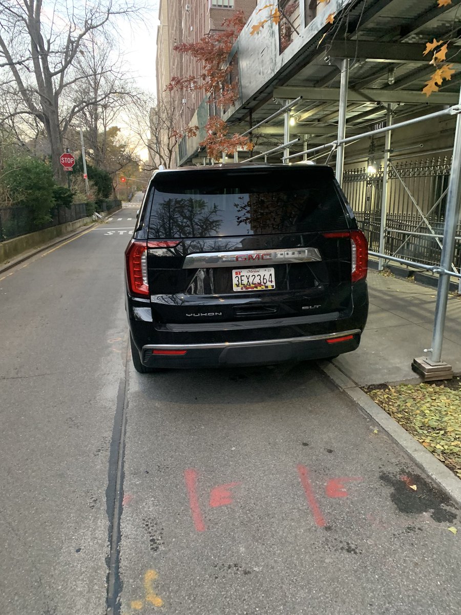 scherzer_p's tweet photo. @placardabuse every day for months now on 104 &amp; west end. Curious what “official business” a “federal law enforcement” agent from Maryland has on this quiet apt block https://t.co/aoj1sDbrE9