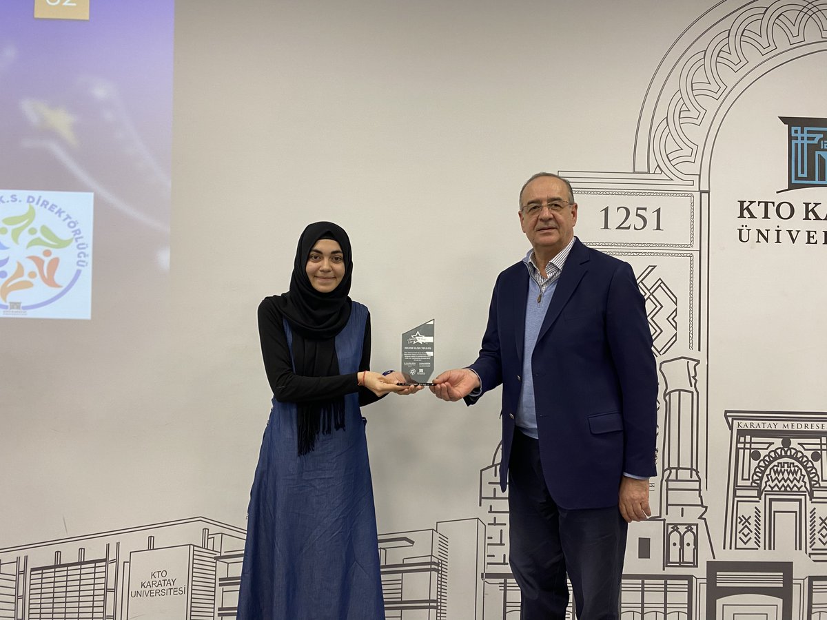 Öğrenci Toplulukları Ödül Töreni 22'de Yılın En İyi Çıkış Yapan Topluluğu Ödülünün Sahipleri;

▪️ Proaktif, Kariyer ve Organizasyon Topluluğu
▪️ Yazılımda Gelişim Topluluğu
▪️ Münazara, Kültür ve Edebiyat Topluluğu