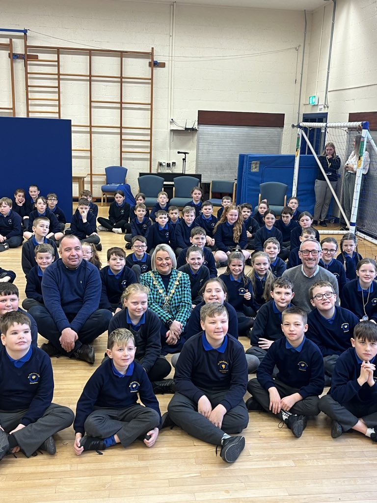 StTheresesPS1's tweet photo. Our Primary 6 &amp; 7 children were treated to a visit from our Mayor, Sandra Duffy, Councillors Brian Tierney and Rory Farrell. 
Our children asked lots of interesting questions and listened so well to the fantastic answers. Some lucky children even got to try on the Mayor’s Chain! https://t.co/OtN1lwhvqd