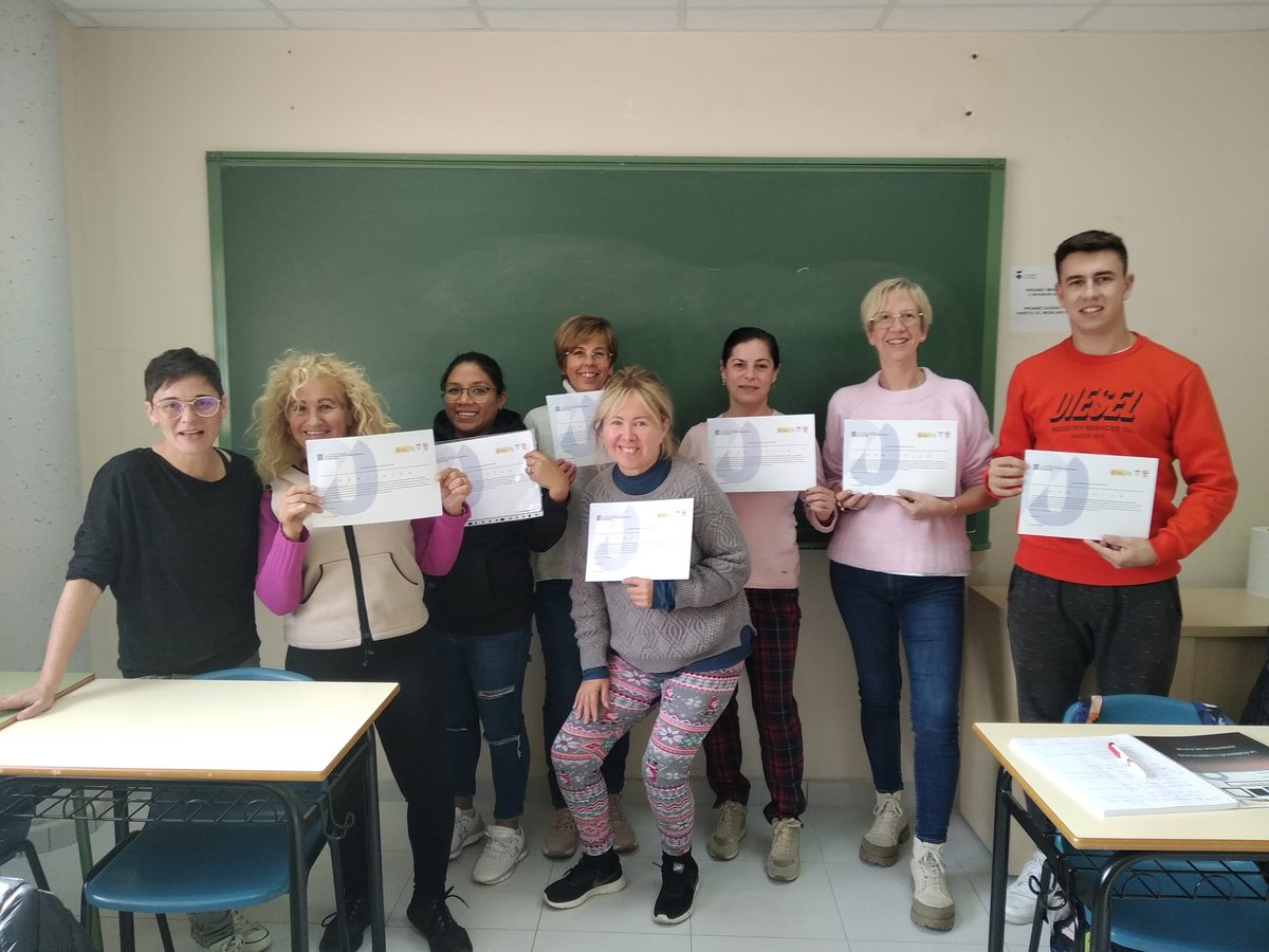 IDFOGirona's tweet image. Avui a #LEscala ha acabat el curs #subvencionat per @fpo_continua de #Manipulació d'#aliments en col·laboració de @EscalaMunicipal i impartit per #AinhoaCallizo de @CodexFormacio
Enhorabona als participants i gràcies als que ho feu possible