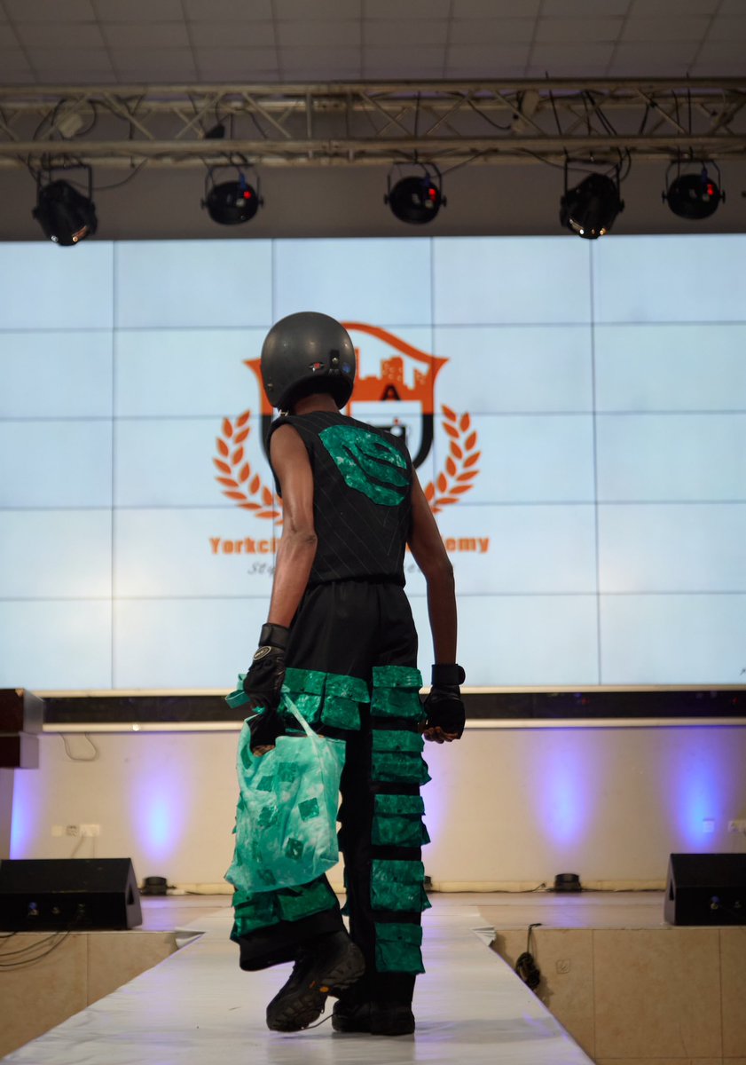 Officialnak1's tweet photo. Debuted for iRed fashion … 
.
🪡✂️🧵 @EAhlaji 
📸 @mr_osafo_ 
🏷️ @AfricaGrooming 
.
#fashion #model #FashionModel #afrorevolution #artistsontwitter https://t.co/j6DtFy32Ec