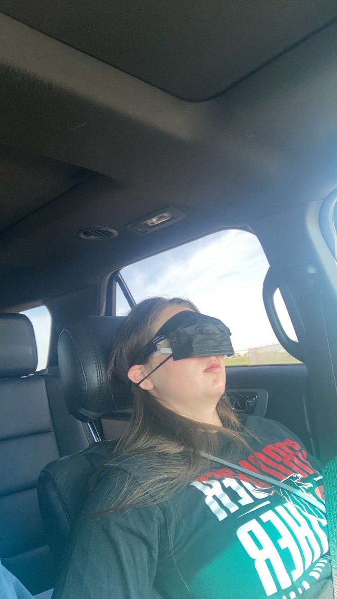 huisy10's tweet photo. 6 months post-LASIK! She’s come a long way since forgetting her sunglasses 😆 Time to enjoy this in 20/15 clarity @brittanyhari https://t.co/dxkiCbXcg8