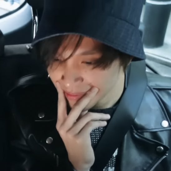 haelovs's tweet photo. cutie 🤏🏻 https://t.co/de5sBEmwjG