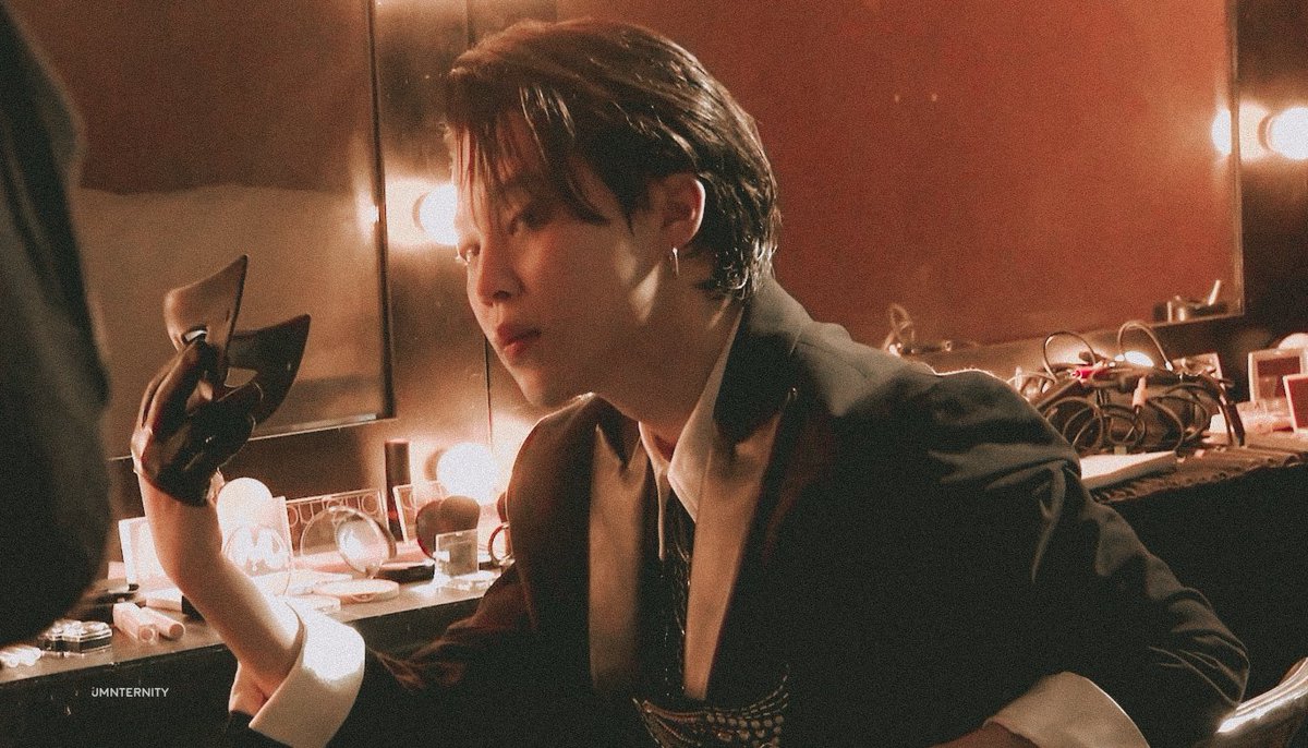 jmnternity's tweet image. i can never move on from alley cat jimin