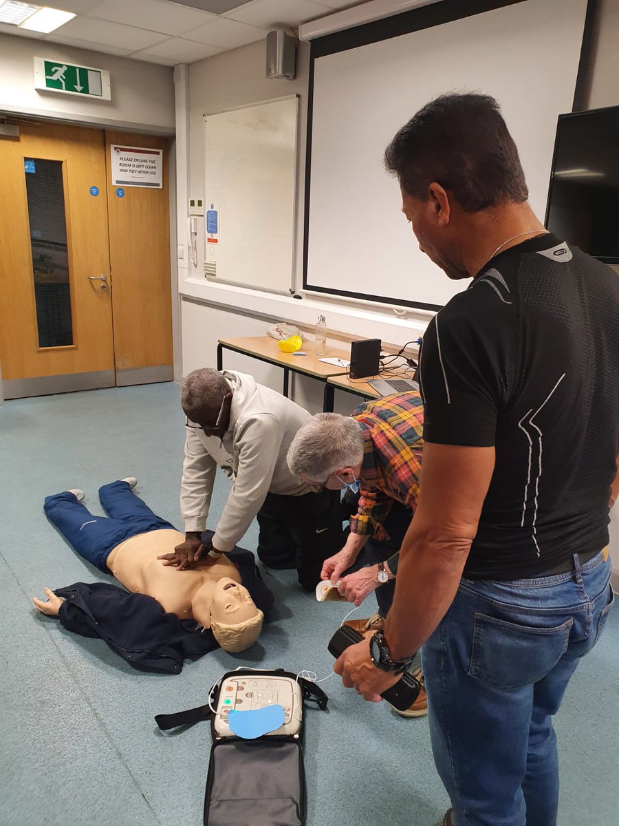 ACCAChez's tweet photo. First aid training and the use of a defibrillator this Tuesday. This was set up by our Chairman Lud to allow people to feel equipped to use the defibrillator that ACCA have donated to Hasland's local community recently. And thank you to our member David Young for leading it😁👨🏽‍⚕️ https://t.co/0RtgLHXQFz