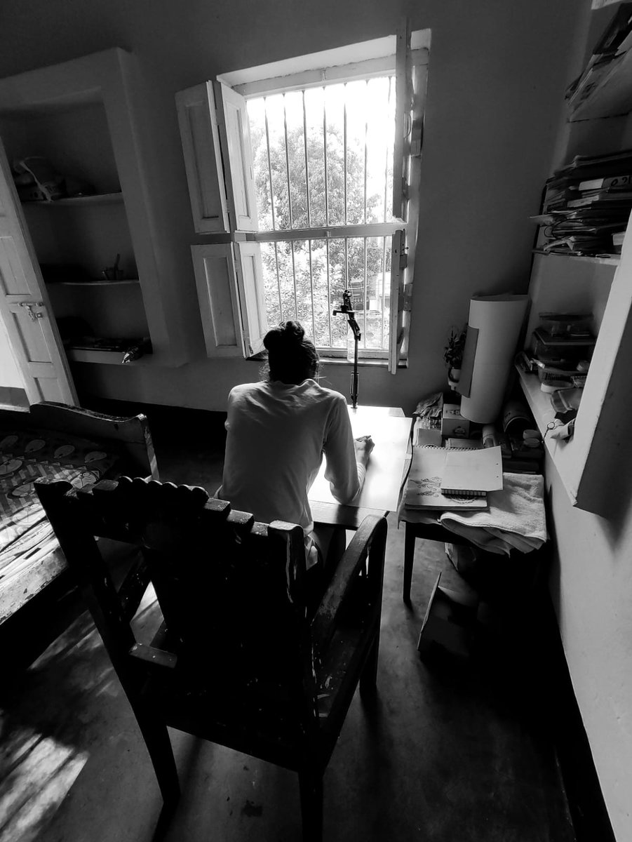 debolinadrawing's tweet photo. My own world where only I can go.🤍

#debolinadrawing #draw #drawing #art #artist #world #myself #artwork #myownworld #blackandwhite https://t.co/wkPwLbmzqt