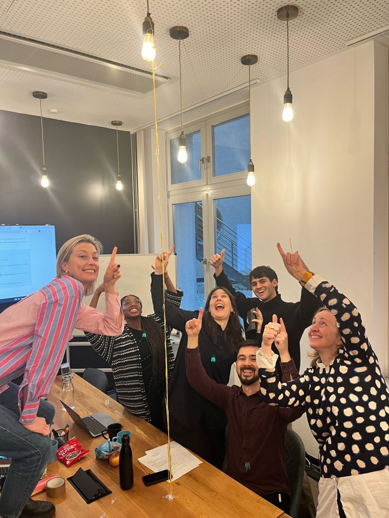 😀 This smiley crew is making the mission to cultivate courageous, trusted and ethical politicians #irresistible. Our Berlin team spent Thursday celebrating a marvellous 2022 and looking forward to a big year ahead. <a href="/isonbek/">Rebekah Ison</a> <a href="/AmandaMMitch/">Amanda Mitchell</a> <a href="/MillerAnnaC/">Anna Miller</a> @jleedowd 

📸 <a href="/lisamwitter/">Lisa Witter</a>