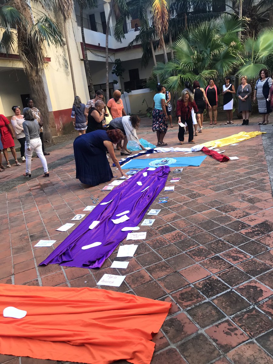 FMC de Cuba (@FMC_Cuba) on Twitter photo 2022-12-02 13:46:21 Las miembros del Comité Nacional de la @FMC_Cuba expresaron en este inicio del Pleno el nombre de la mujer 🇨🇺 que nos inspira a seguir haciendo Revolución sobre la marcha #MujeresEnRevolución @TeresaBoue @DrRobertoMOjeda Las miembros del Comité Nacional de la @FMC_Cuba expresaron en este inicio del Pleno el nombre de la mujer 🇨🇺 que nos inspira a seguir haciendo Revolución sobre la marcha #MujeresEnRevolución @TeresaBoue @DrRobertoMOjeda