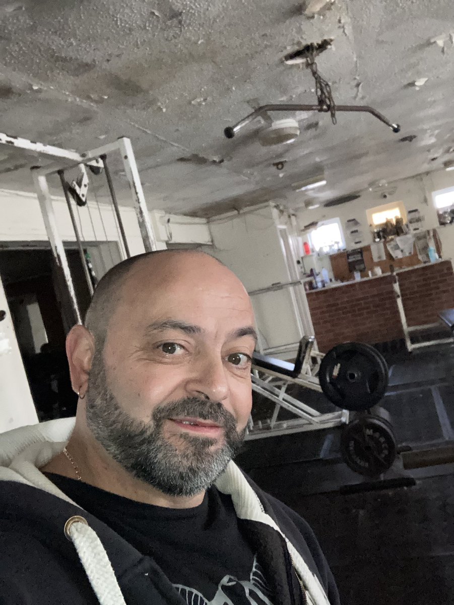 phillip_richard's tweet photo. Gym time #powerlifting #masterslifting #squats https://t.co/DLHNf0SRK4