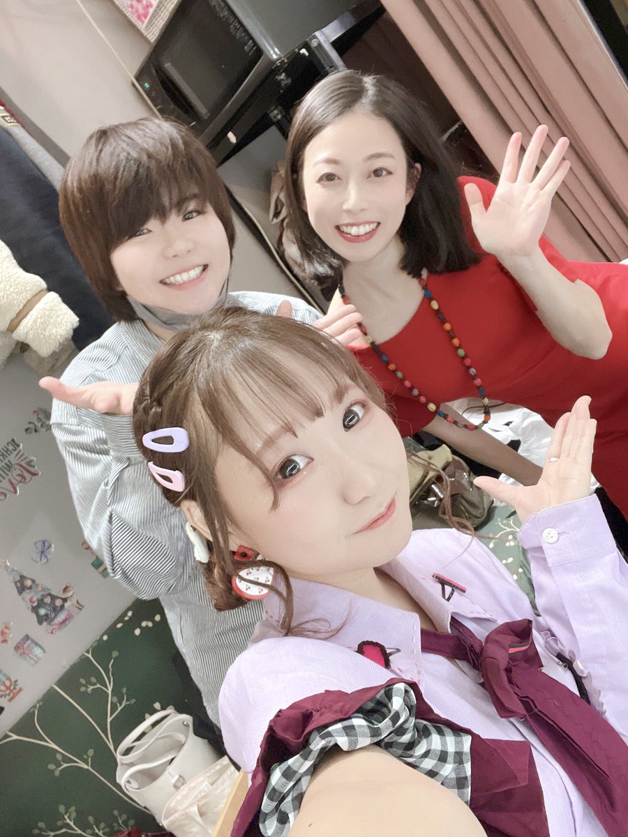 zzz_piyo_zzz's tweet photo. 楽屋でぱしゃぱしゃしてたら、ひょっこり入ってきてくれた素敵なお２人と👼🏻📷 https://t.co/XBXKoh31ln