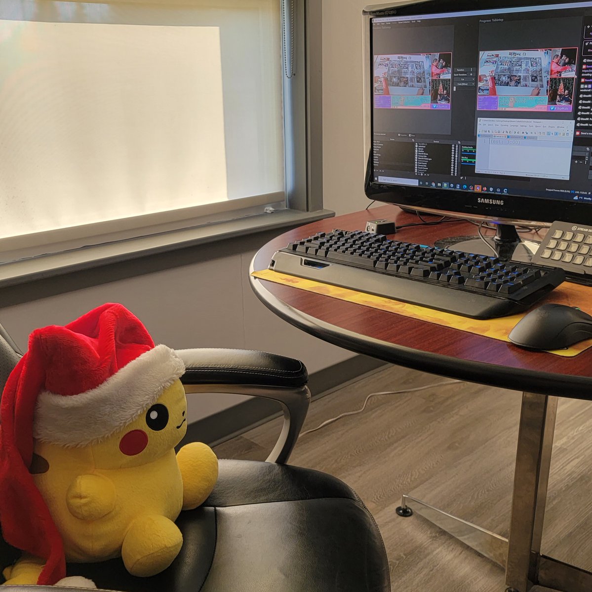 SandboxGamingNL's tweet image. new volunteer helping out on tech (he does not know what a computer is)