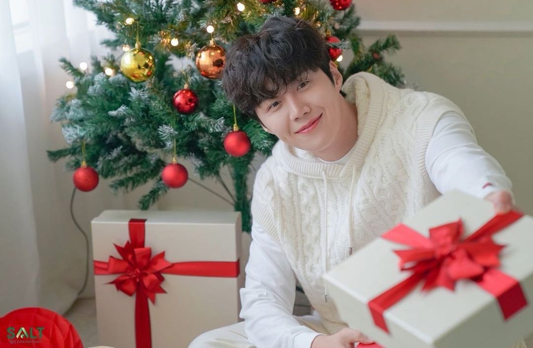 Alive4u1's tweet photo. Yes sir, ang gwapo mo. Ikaw na! Cheh!!! https://t.co/IU8zgGdY1k