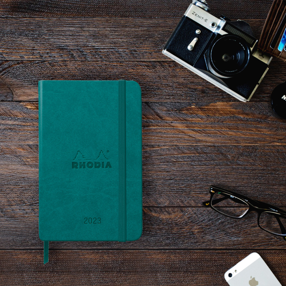 A Rhodia year diary and planner, your perfect companion for 2023.

80 sheets including diary pages, grid pages and calendars.