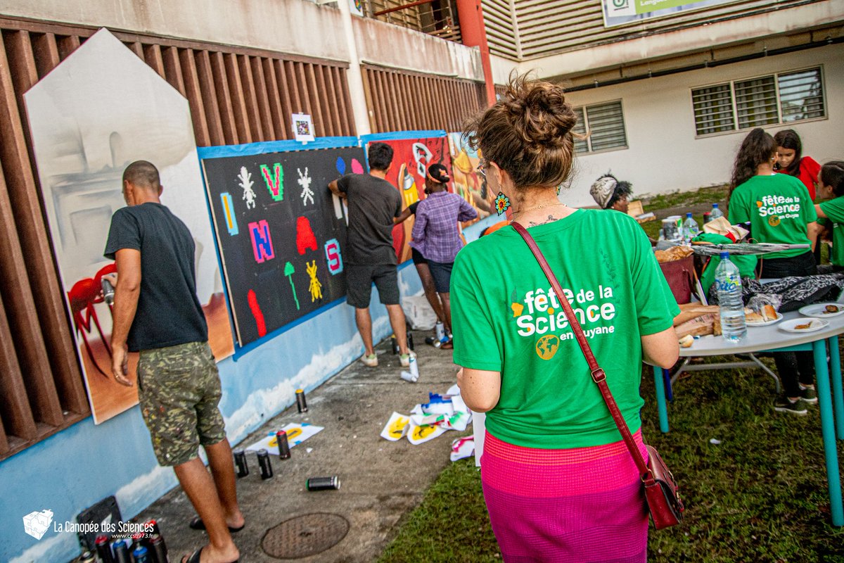 CanopeeSciences's tweet photo. #CLIMART
👇
Une belle rencontre #Art &amp; #Science organisée à l'occasion de la @FeteScience en #Guyane 2022
.
Merci à tous les artistes pour leur superbe participation, ainsi qu'à tous les scientifiques pour leur implication dans l'aboutissement de ce projet inédit !
⚗️🎨 https://t.co/Bw7FMYSdru