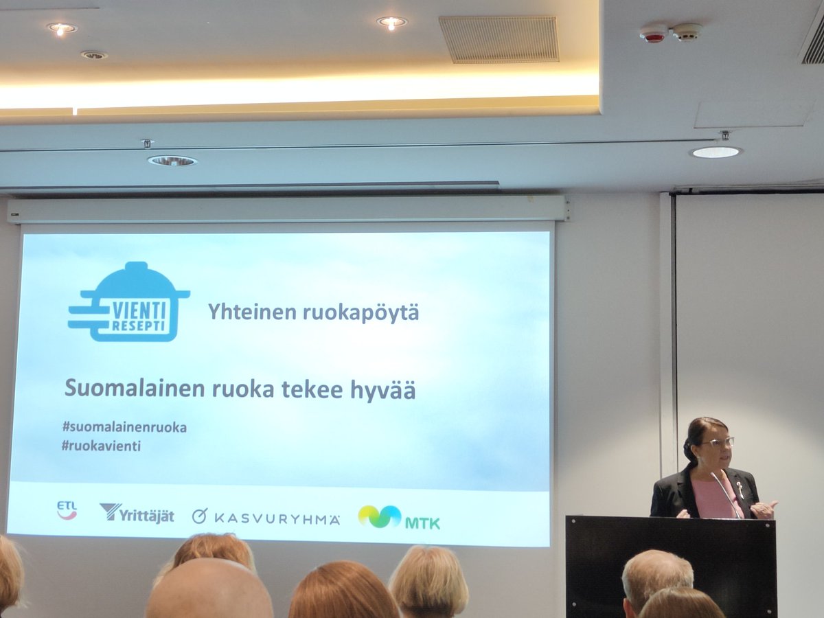 Onpa karismaattinen puheenvuoro ruokakulttuurista ja eteenpäin menosta! Hyvä <a href="/AnnikkaHurme/">Annikka Hurme</a> #suomalainenruoka