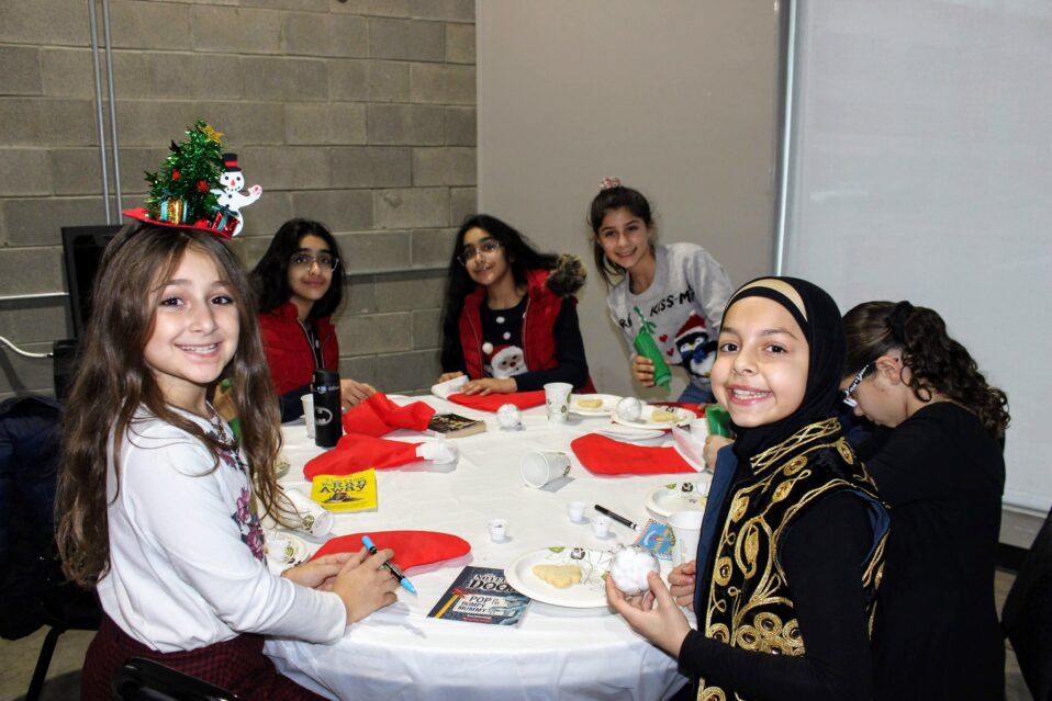 So many things to do in #DowntownDearborn this holiday season! Get your sparkle on and check out all the fun and family activities in the December edition of Downtown Dearborn e-news. Where will #Santa be next? conta.cc/3Fh27t9
conta.cc/3XSfXdW