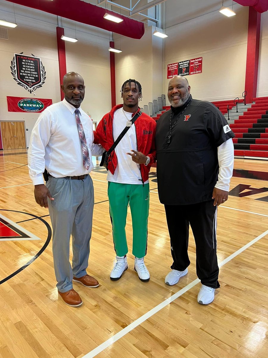 m2bmom's tweet photo. A day to remember. @Terracemjr was a blessing to his community on yesterday #M2B #TMJFOUNDATION https://t.co/UgqGVnaWWN