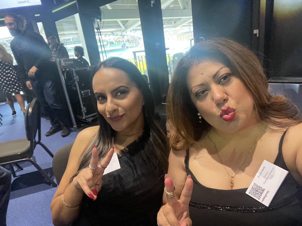 At the all agents award ceremony ⁦<a href="/allagentsuk/">allAgents</a>⁩ #allagentawards
