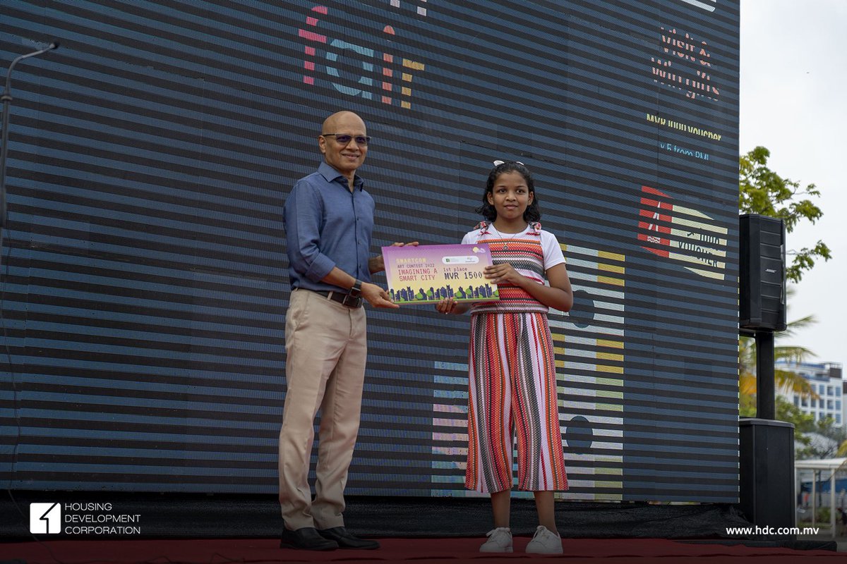 hdcmaldives's tweet image. We have awarded the winners of the SmartCom Art Contest 2022 ‘Imagining a Smart City’ held on the occasion of the one year anniversary 👏🏻

1st  Place: Zaakiya Adam Rasheed
2nd Place: Sofiya Sunan Shakir
3rd Place: Aika Mohamed Shafeeg

#smartcomfair #enablingconnectedcommunities