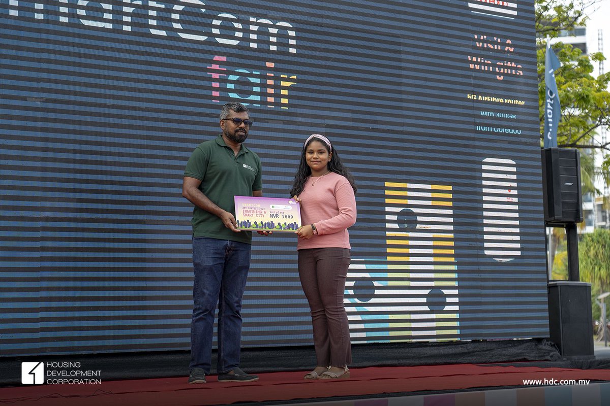 hdcmaldives's tweet image. We have awarded the winners of the SmartCom Art Contest 2022 ‘Imagining a Smart City’ held on the occasion of the one year anniversary 👏🏻

1st  Place: Zaakiya Adam Rasheed
2nd Place: Sofiya Sunan Shakir
3rd Place: Aika Mohamed Shafeeg

#smartcomfair #enablingconnectedcommunities