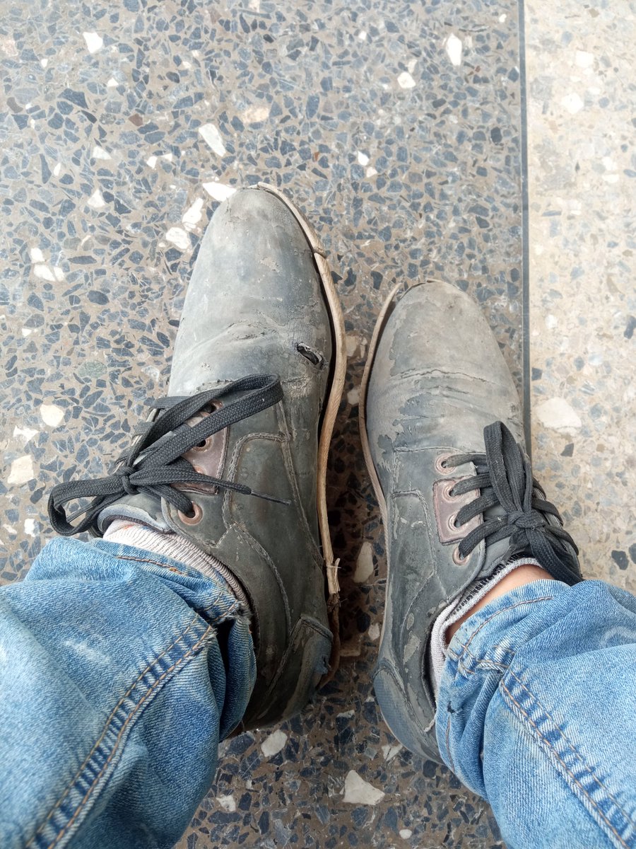 MasterDean221's tweet photo. #feet #foot #malefoot #malefeet #footworship #footslave #footmaster #findom #finsub #feetpics #cashslave #barefeet #malesole #masterfeet #soles #boyfeetfetish #malefeet #cashmaster #gayfeet #feetphotos #domination get addicted to my feet😈 https://t.co/Q4nNQKWVQ6