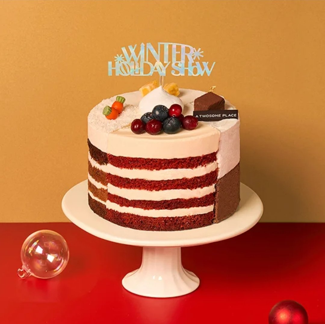 RT🌟)
안녕하세요! 
네이버 웹툰에서 <푸른밤 황홀의 윤무>의 작화를 맡게 되었습니다~!

매주 금요일 네이버 웹툰으로 찾아뵙겠습니다! 많은 과심과 사랑 부탁 드릴게요💖

런칭 기념 RT🌟) 해주신 분들 중 추첨을 통해 윈터 마이 투썸 하트 케이크를 보내드립니다!

naver.me/5LooajHI