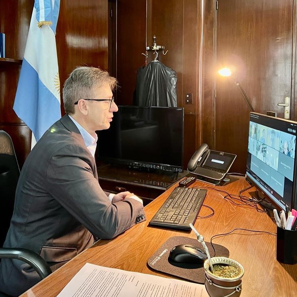 petecovischi's tweet image. Tras el encuentro en #Corrientes con productores arroceros, nos reunimos con @EmbAustraliaBA, @GaburMariel, @grupobioceres y #Ortech, empresa australiana que utiliza los subproductos del arroz para crear materiales de construcción. #DesarrolloSustentable #ARGAUS 🇦🇷🤝🇦🇺