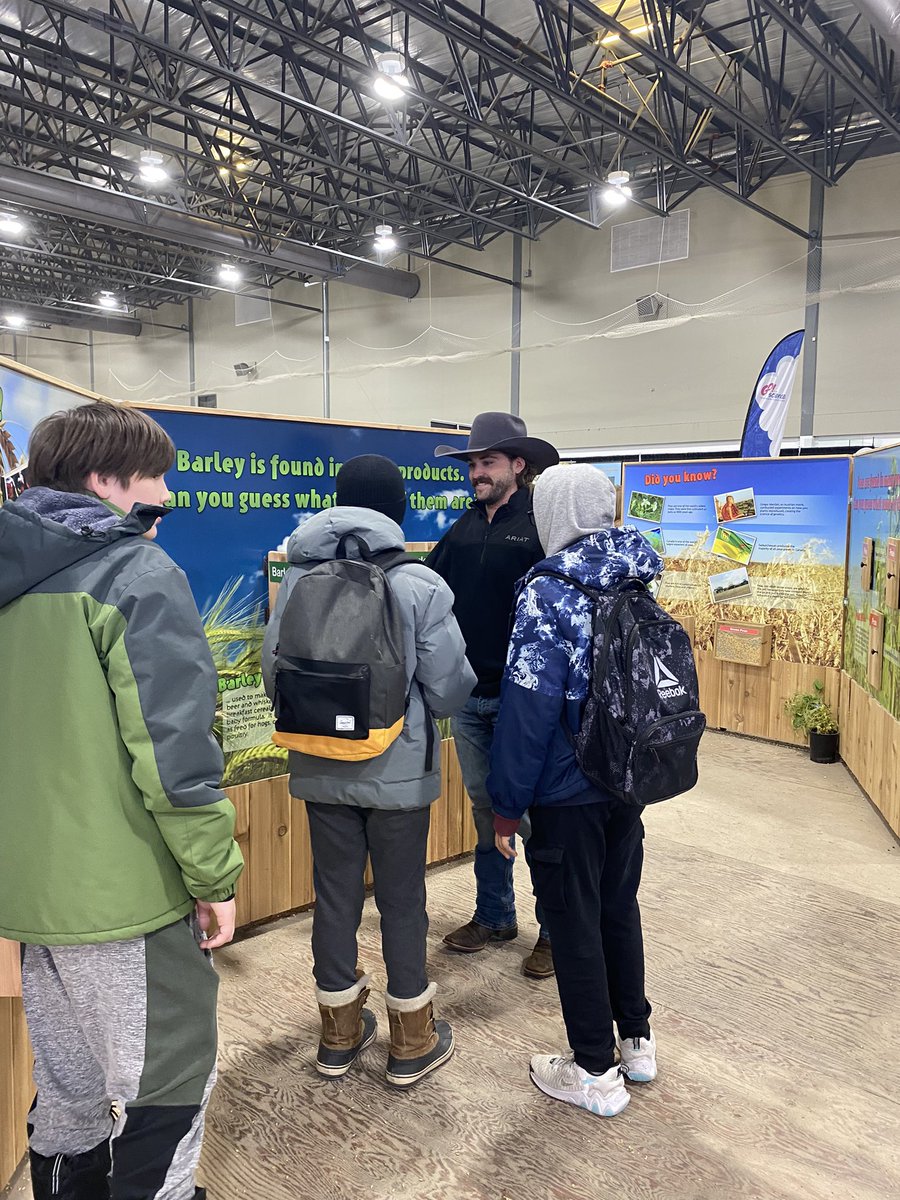 SynergyAGBrieux's tweet photo. Thanks Cole and Shanese for your time with the kids at Agribition #agintheclassroom #SynergyAG #rootsyoucancounton https://t.co/WF0YfZ1hPi
