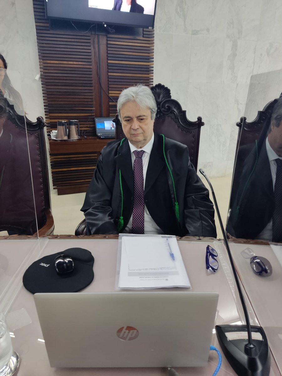 TCEPR's tweet photo. Assembleia desiste de recurso contra retorno do conselheiro Maurício Requião ao TCE-PR. https://t.co/9UaXctyNcX https://t.co/KoRJn2uJdG