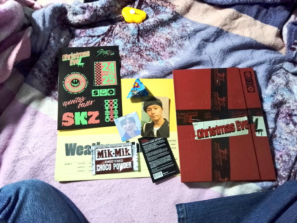 EIiaaia's tweet photo. Thank you so much po
(つ≧▽≦)つ🧡 @enbestboys, arrived na po 'yung album w/ freebies pa pong super cute.💛
#enproofs
#engives https://t.co/zpfleowL2r