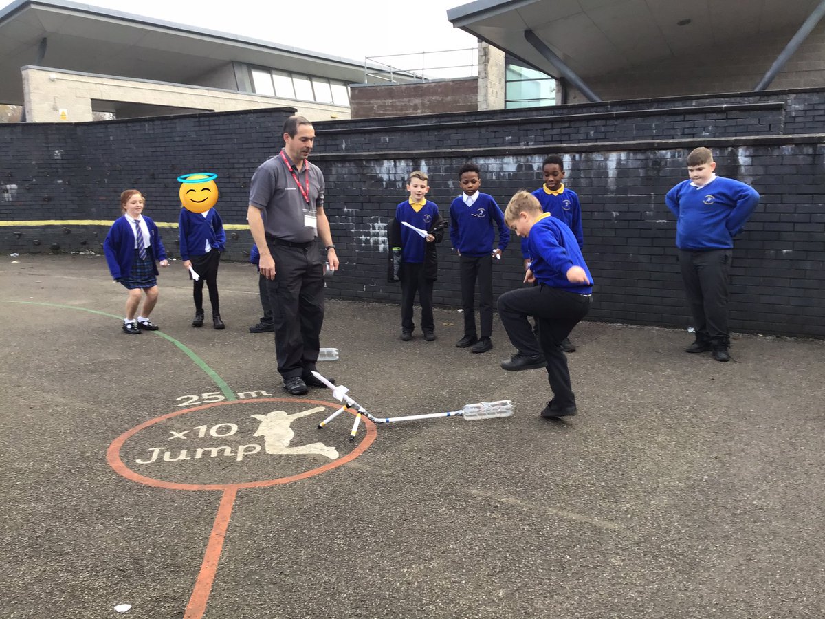CanonYearFive's tweet image. Y5A loved creating their stomp rockets! Lots of fun was had! 🚀 #CSPSSTEM #CSPSScience #EarthAndSpace @CanonSharples @LT_Trust @Cornerstonesedu