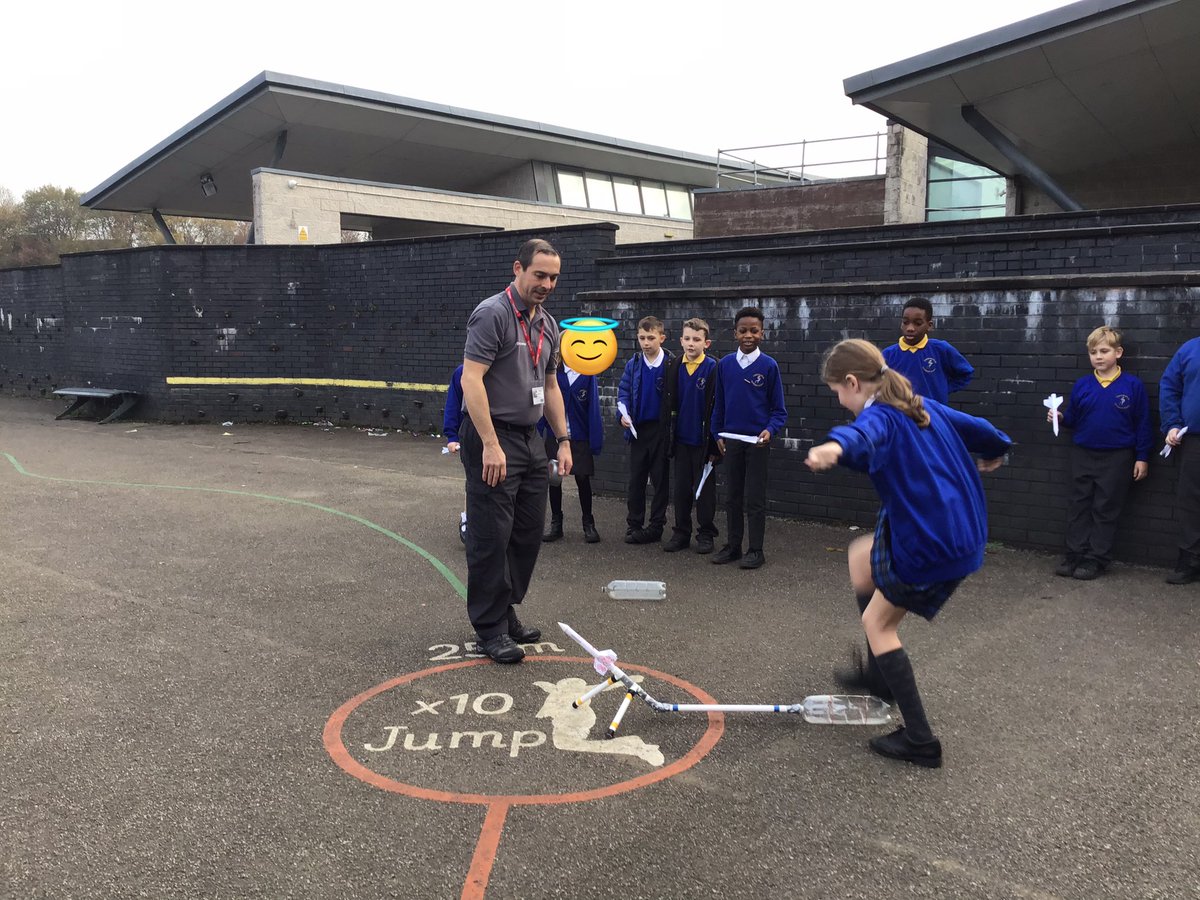 CanonYearFive's tweet image. Y5A loved creating their stomp rockets! Lots of fun was had! 🚀 #CSPSSTEM #CSPSScience #EarthAndSpace @CanonSharples @LT_Trust @Cornerstonesedu