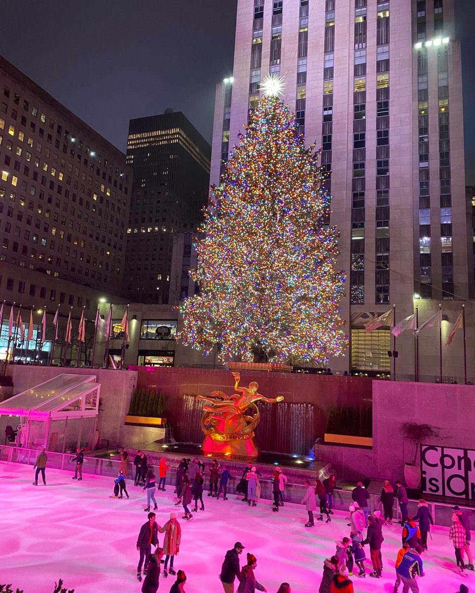 LimitedLiving's tweet photo. In Celebration of Rockefeller Center  Chistmas Tree Day 

"The first Christmas tree at Rockefeller Center was erected in 1931, by construction workers at the center, who pooled money to buy a Christmas tree and decorated it with ornaments that their families made, to celebrate Ch https://t.co/5boMVea0WP