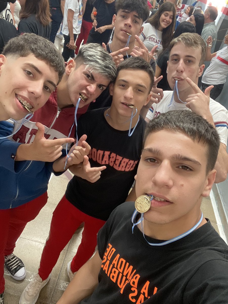 Sub21_FC's tweet photo. Señoras y señores acá esta el campeón torneo beata 2022.

Quedando en la historia del colegio, hasta siempre campeones. https://t.co/l72r4jaGt8