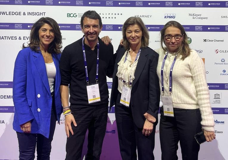 [Table ronde #WomensForum]
🗣️Merci à <a href="/ChDieutre/">CharlotteDieutre</a> - <a href="/SAFRAN/">Safran</a>, <a href="/StephanieCau/">stephanie cau</a> - <a href="/BureauVeritasFr/">Bureau Veritas France</a> et Marie-Christine Maheas - @MazarsenFrance
Le sujet de la mixité est avant tout un sujet de société qui doit être porté par TOUT le monde. Mettons-nous y !
👉 urlz.fr/k06c