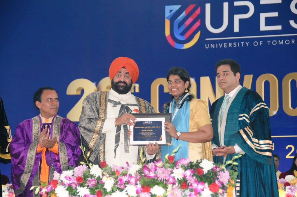 LtGenGurmit's tweet image. @UPESDehradun के रिसर्च के मापदंड उच्च स्तरीय हैं,यह देखकर बहुत अच्छा लगा कि यहां के छात्र आर्टिफिशियल इंटेलिजेंस,ड्रोन तकनीक, वर्चुअल सिस्टम से भी आगे बढ़कर 3एम मेटा वर्ल्ड की सोच के साथ आगे बढ़ रहे हैं।
#convocation2022