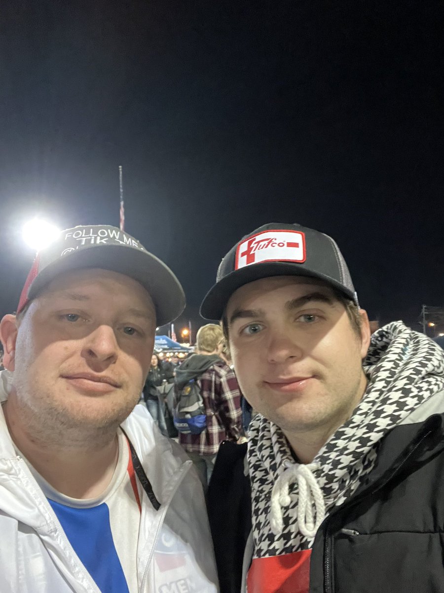 KelvinLapierre's tweet image. So looking back at 2022 this right here! @BMSupdates dirt race with my uncle and @NoahGragson chatting with him! He has been a diehard Noah fan since day one! This was a couple weeks after his moms passing. Noah thank you for making making this moment happen.