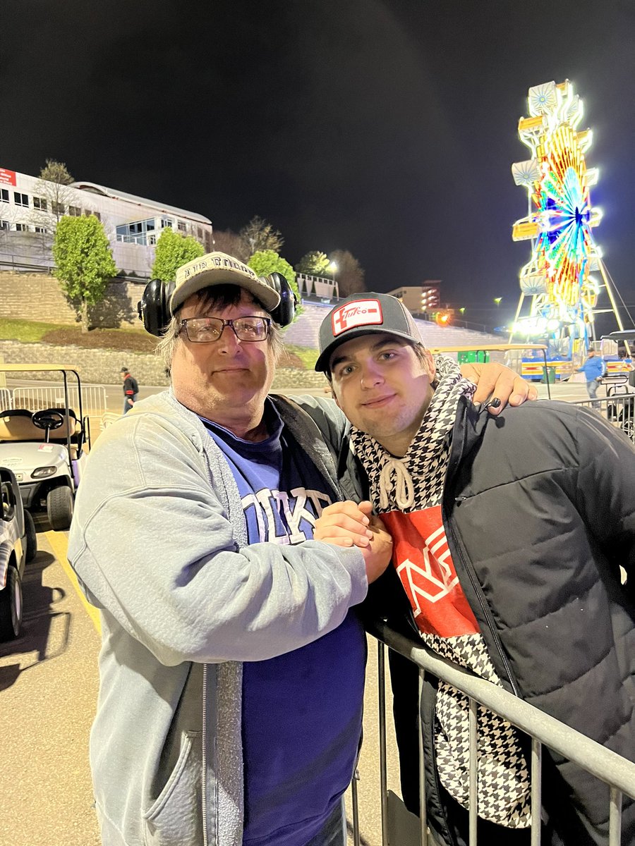 KelvinLapierre's tweet image. So looking back at 2022 this right here! @BMSupdates dirt race with my uncle and @NoahGragson chatting with him! He has been a diehard Noah fan since day one! This was a couple weeks after his moms passing. Noah thank you for making making this moment happen.