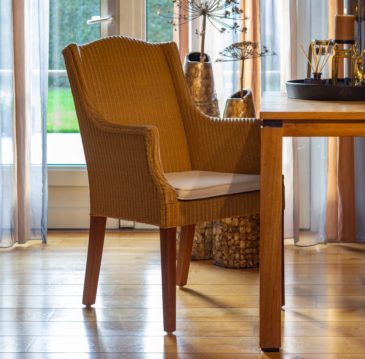 Lloyd loom stoelen zijn nog altijd hip! Sfeervolle eetkamerstoelen vindt u bij lloydloomwinkel.nl.
De mooiste kwaliteit van het merk Purple Starling in Lloyd loom.