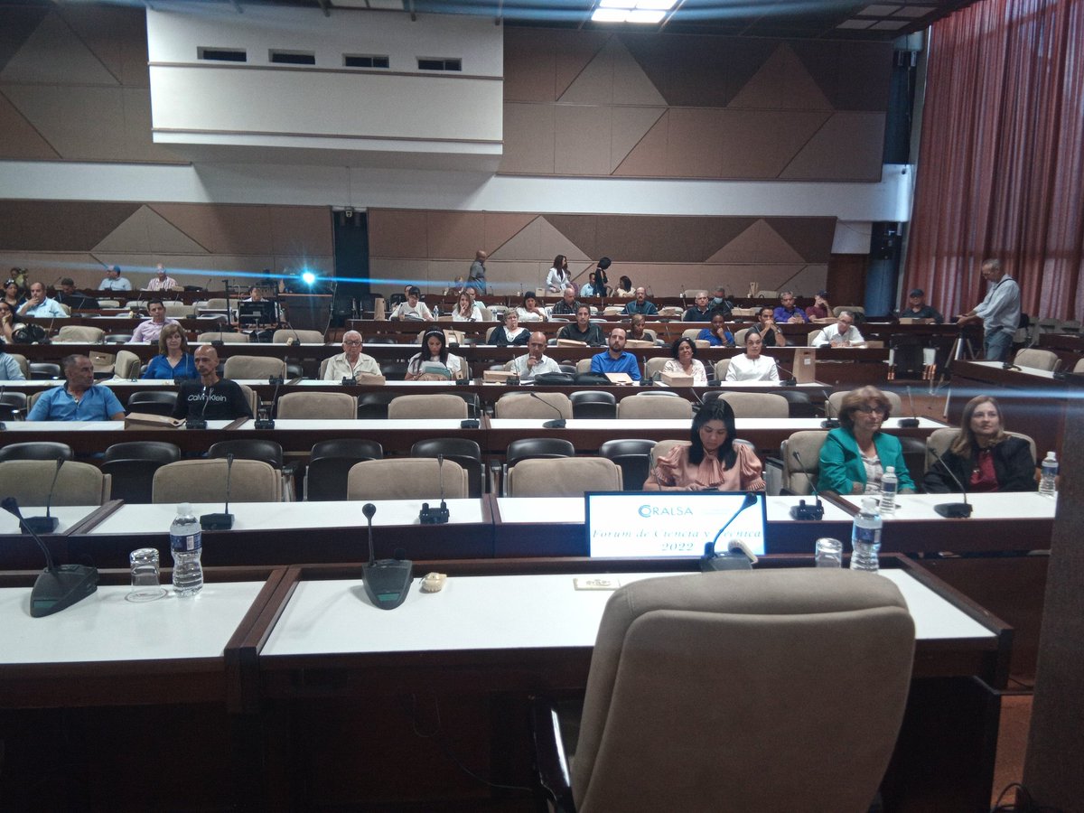 Se inicia el fórum de Coralsa con sus empresas asociadas, en el Palacio de las Convenciones y como homenaje al día de nuestra invictas FAR. #FidelPorSiempre #CoralsaCuba #MinalCuba