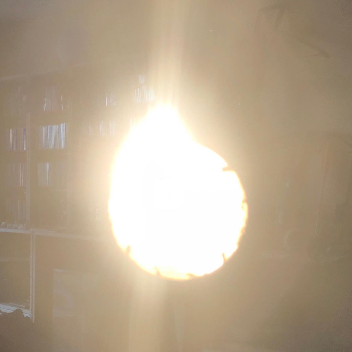 Maushausen's tweet photo. Nein, keine Rohrbombe im #Studio
Ich brauche/will einen #Spot in einem #Video
kaufen nein #basteln
LED-Brenner, Papprolle, #Stativ, #Akku, #Kabel, #Blödsinn, #Unsinn vielleicht #Wahnsinn, alles da
https://t.co/HirOwhrzb2
#einfachmachen #youtube #GermanMediaRT #lichtausspotan https://t.co/Z9Y0GHMWVC