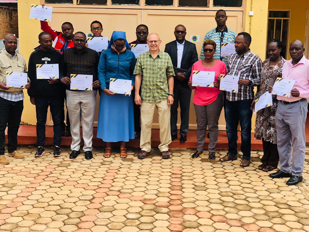 PUR_RWANDA's tweet photo. Congratulations to @HusseinBukuru for completing the training of facilitators on @RestoraCircles organized by @AMI_Ubuntu on 22-29 November.
Hussein is one of our 3year students who are currently doing internship in different #organizations.
Once again, Congratulations👏👏 https://t.co/plBctwQ7JC