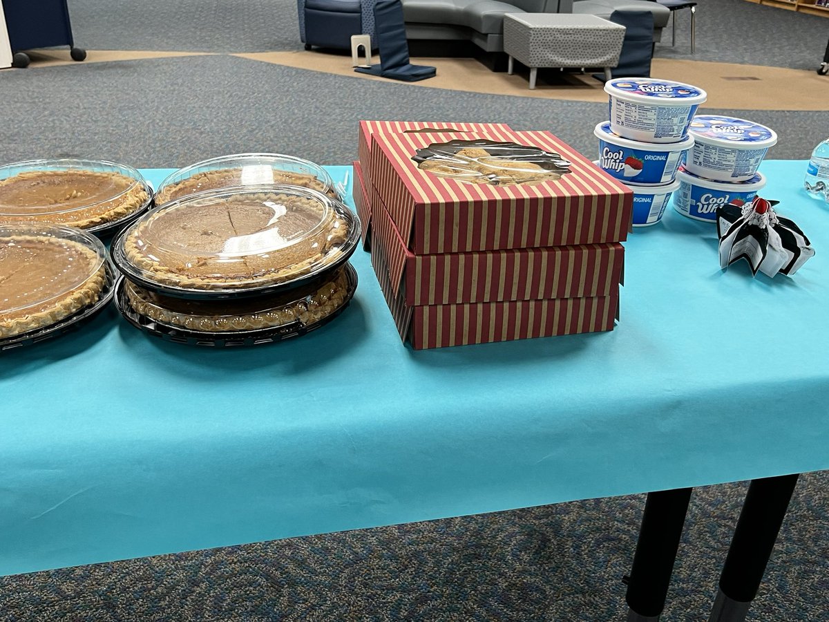 Staci Lester tweet media