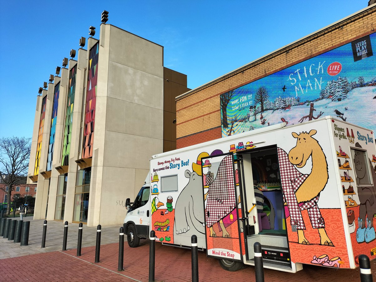 How amazing does the <a href="/leedslibraries/">Leeds Libraries</a> Story Bus look right outside <a href="/LeedsPlayhouse/">Leeds Playhouse</a> 😍🚌📚
We're visiting the Asmarina Women's choir with their little ones today! 😊
