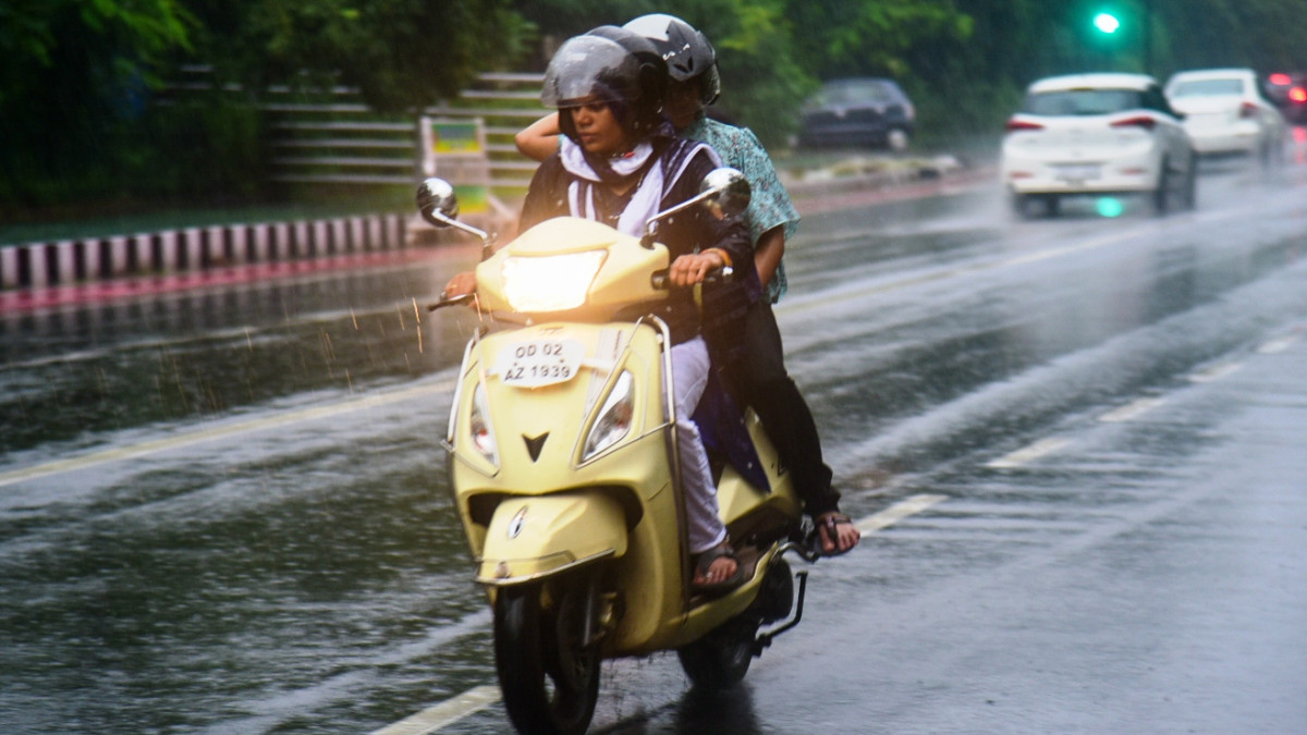 MyRayagada's tweet photo. The India Meteorological Department (IMD) on Friday predicted enhanced rainfall activities over north coastal Tamil Nadu, Puducherry and Karaikal and South coast Andhra Prades... 

#Odisha #Weather 

ℹ️  Read more at https://t.co/oji9WCuT3N https://t.co/6muBLvhrPy