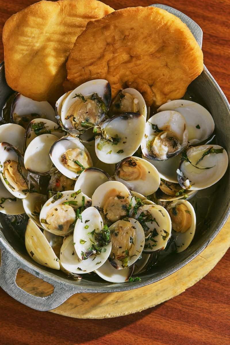 Almejas al Ajillo con cervecita, clasico para los viernes #pasionporlopanameño #panama