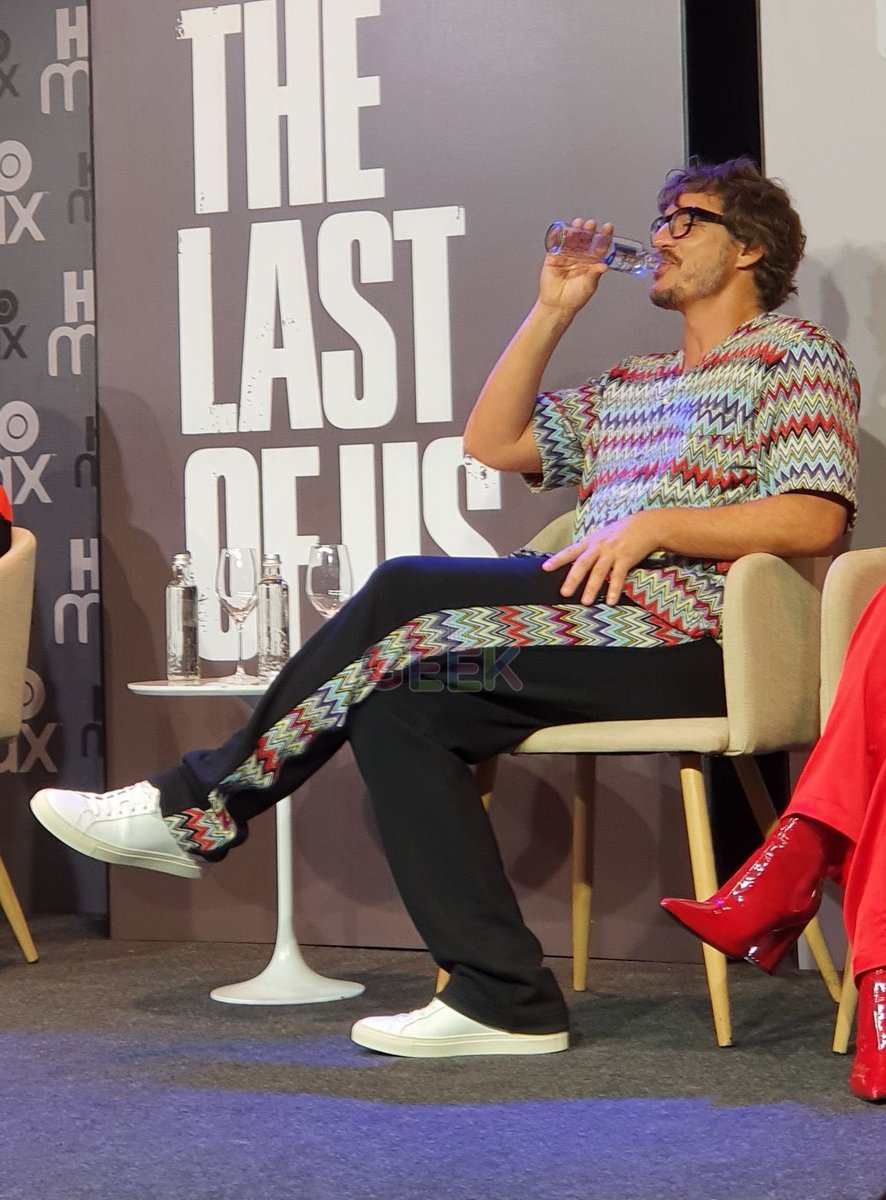 HE LOOKS GOOD AND HE KNOWS IT